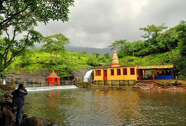 Beyond the City Lights: Best Places to Visit Near Pune With Family (One-Day Trips & Weekend Getaways